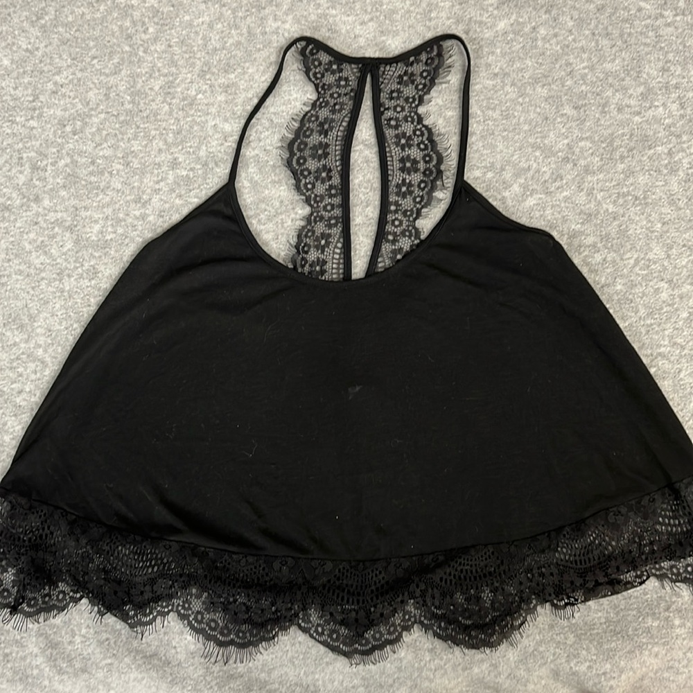 Women’s lingerie top size small in black. This is in like new condition.